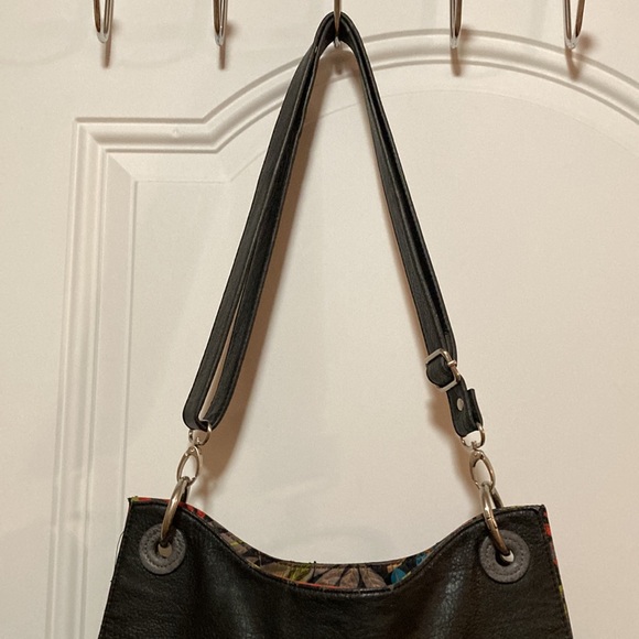 🌟Adsa Large, Gray Leather Satchel Style Handbag. Crossbody adjustable strap. - Picture 2 of 10